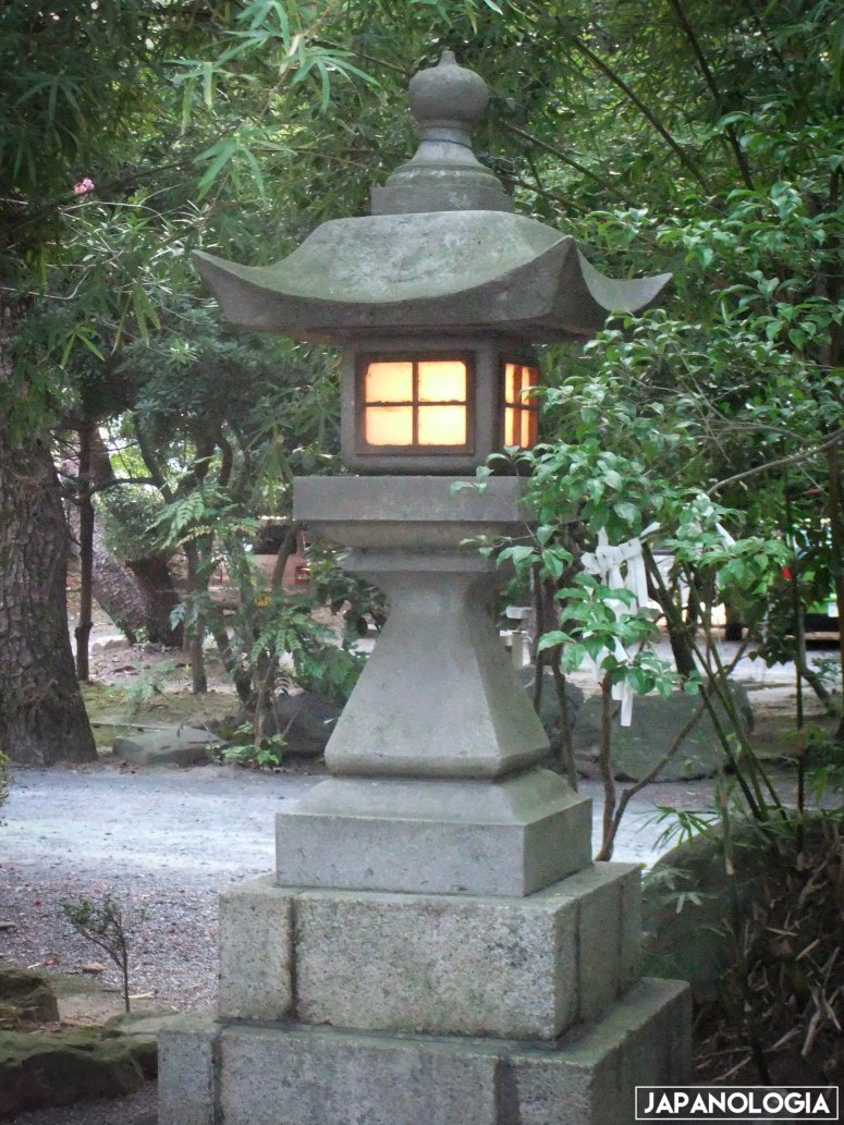 Tōrō (灯籠)